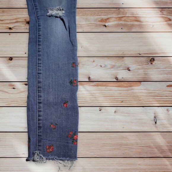 Levi's Shaping Skinny Embroidered Jeans Waist 26 - Picture 10 of 11